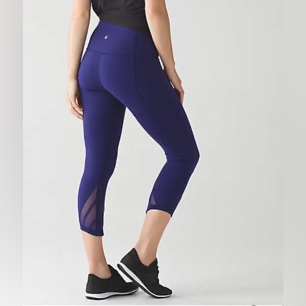Lululemon Essential Rhythm Crop 22" - Emperor Blue size 4